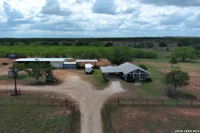 199 Old Campbell Rd, Seguin, TX 78155 - #1