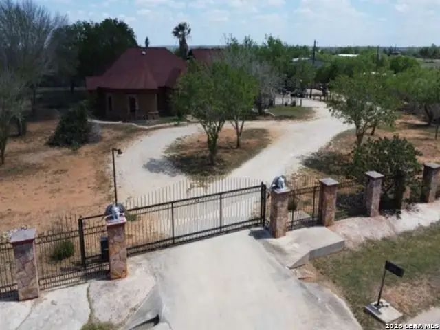 424 Homecrest Dr, La Vernia, TX 78121 - #1