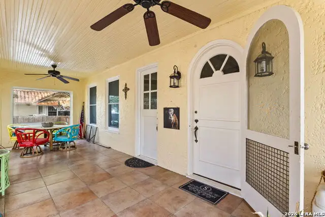 905 N Camp, Seguin, TX 78155 - #3