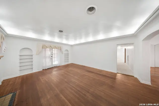 2150 W Summit Ave, San Antonio, TX 78201 - #3