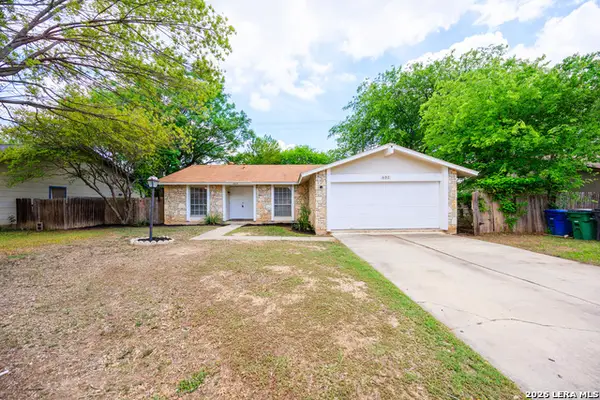 602 Sawtooth Dr, San Antonio, TX 78245