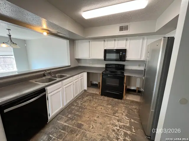 11343 Hatchet Pass Dr, San Antonio, TX 78245 - #2