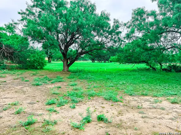 839 Fairway Circle, Brackettville, TX 78832