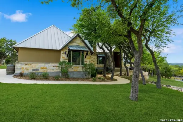 1466 Crossbow, Canyon Lake, TX 78133