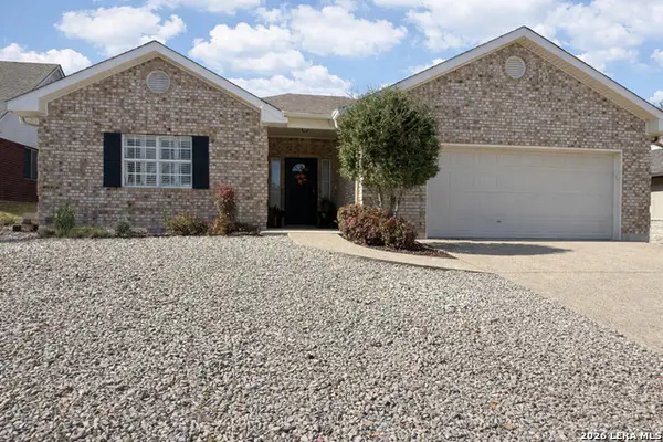 660 Oak Valley Dr, Kerrville, TX 78028