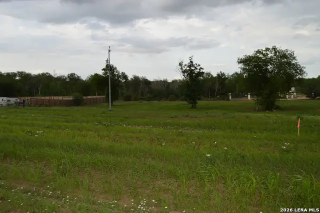 2880 Blue Wing Rd., San Antonio, TX 78221 - #3