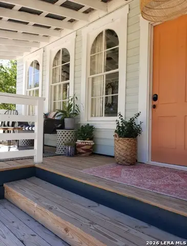 520 Live Oak St, Blanco, TX 78606 - #2