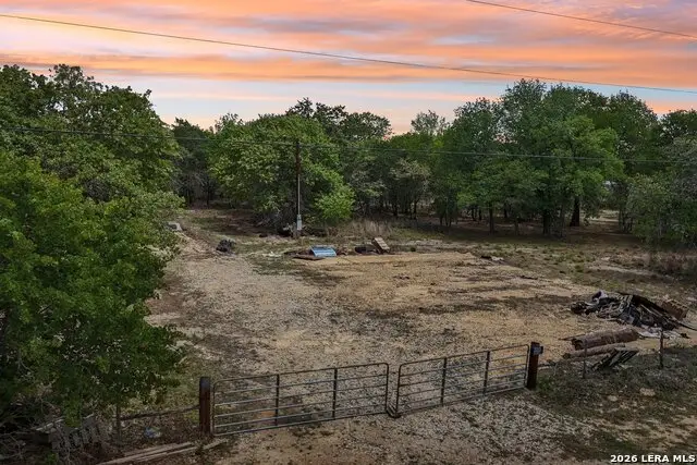 2424 Hickory Forrest Dr, Seguin, TX 78155 - #1