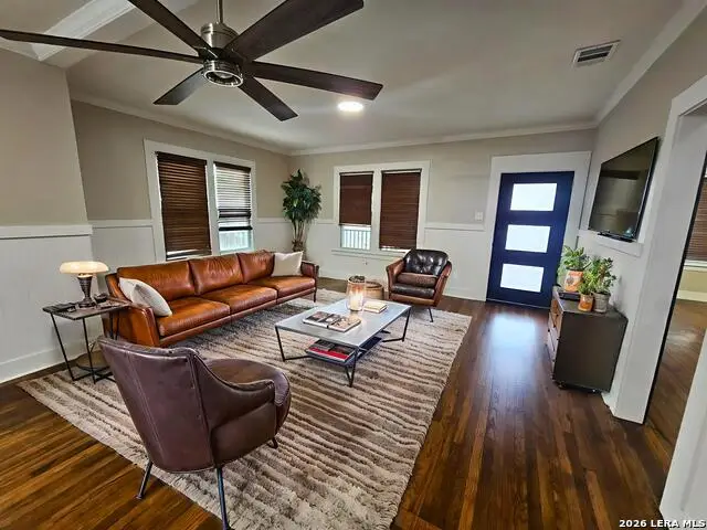 624 S Austin St, Seguin, TX 78155 - #1