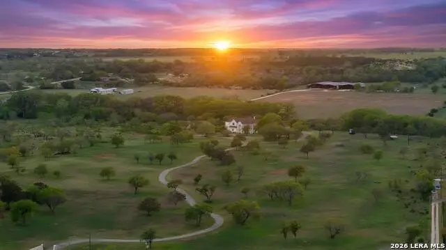 608 N Creek Rd, Comfort, TX 78013 - #2