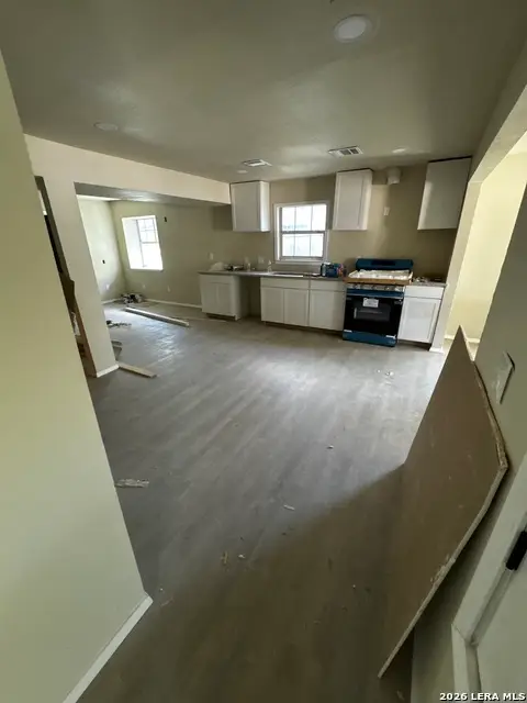 1306 W Gerald Ave, San Antonio, TX 78211 - #3