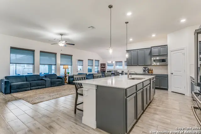 355 Borchers Blvd, New Braunfels, TX 78132 - #2