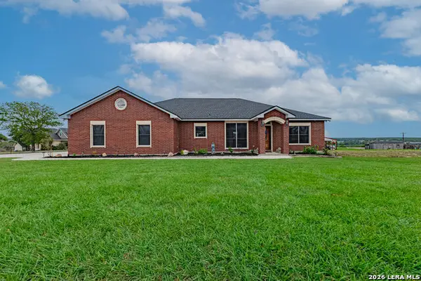 700 Lake Valley, La Vernia, TX 78121