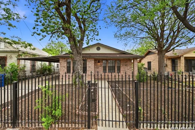 425 Sandmeyer St, San Antonio, TX 78208 - #3