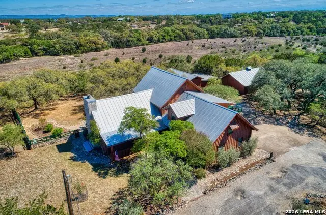 513 Riverview Dr, Bandera, TX 78003 - #1