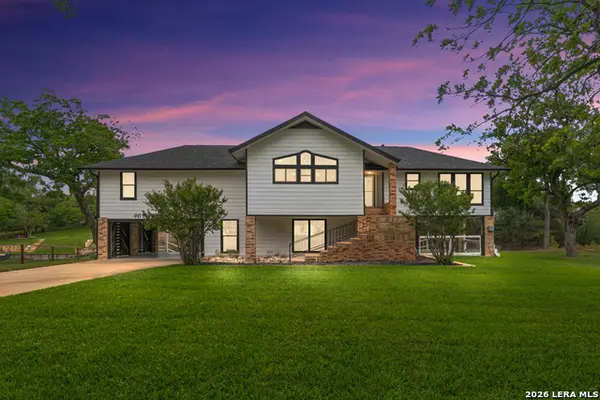 46 E Hampton, Seguin, TX 78155