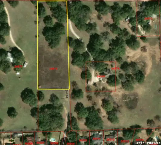 175 Private Road 7744, Devine, TX 78016