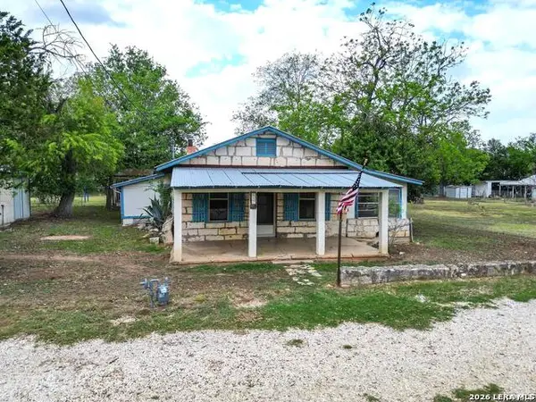 607 Hackberry St, Bandera, TX 78003