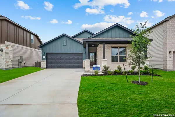 438 Nightingale Ave, Marion, TX 78124