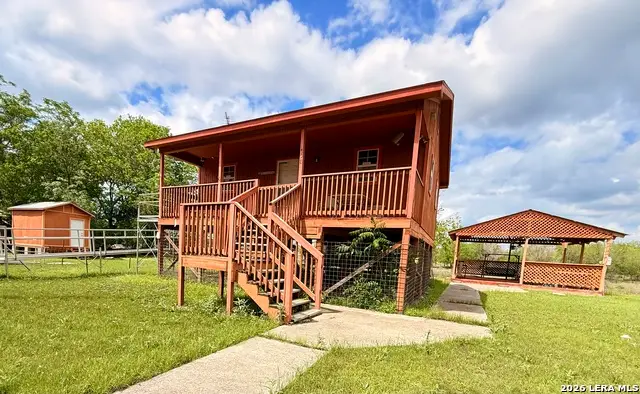 738 Lakeshore Dr S, Bandera, TX 78003 - #2