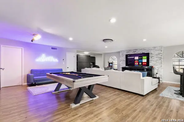 607 Redcliff Dr, San Antonio, TX 78216