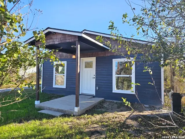 1360 Essex St, San Antonio, TX 78210 - #2