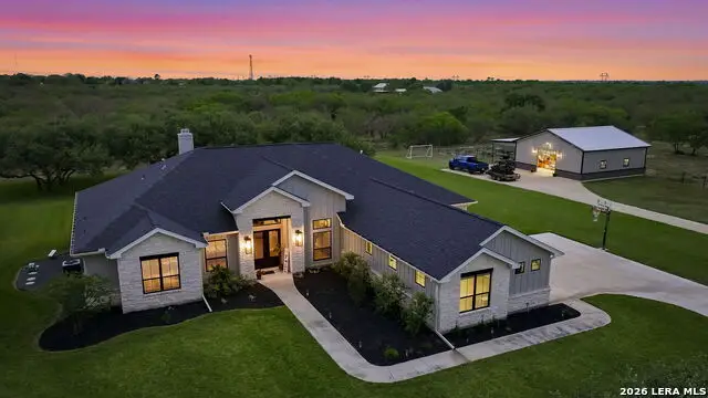131 Wright Creek Rd, Victoria, TX 77905 - #1