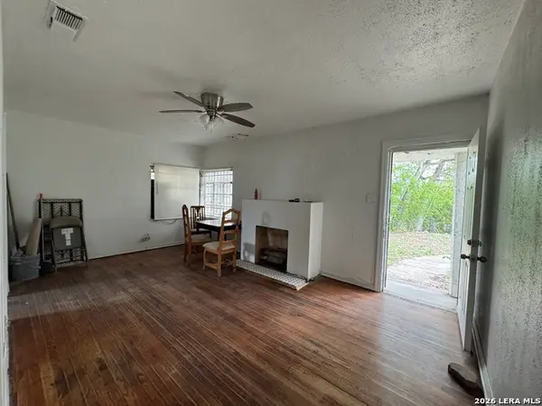 560 W Lynwood, San Antonio, TX 78212