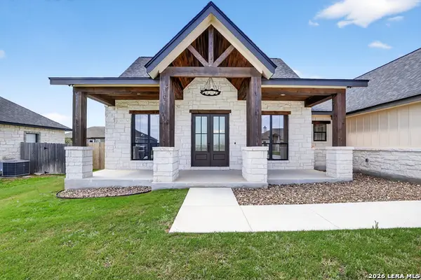 721 N Dickson, Poth, TX 78147