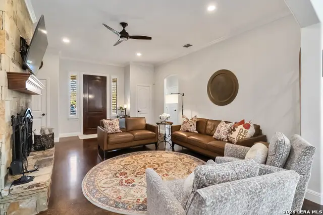 412 Elmwood Dr, New Braunfels, TX 78130 - #3