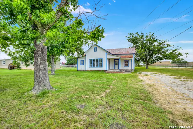 517 Center St, Marion, TX 78124 - #3