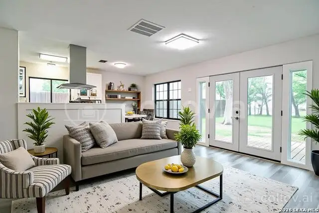 1225 W Coll, New Braunfels, TX 78130 - #2