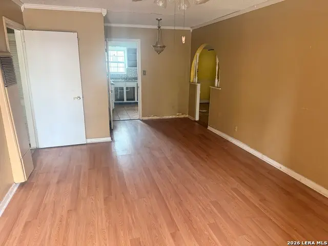 470 E Amber St, San Antonio, TX 78221 - #2