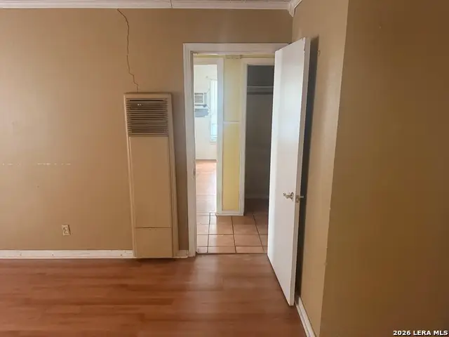 470 E Amber St, San Antonio, TX 78221 - #3