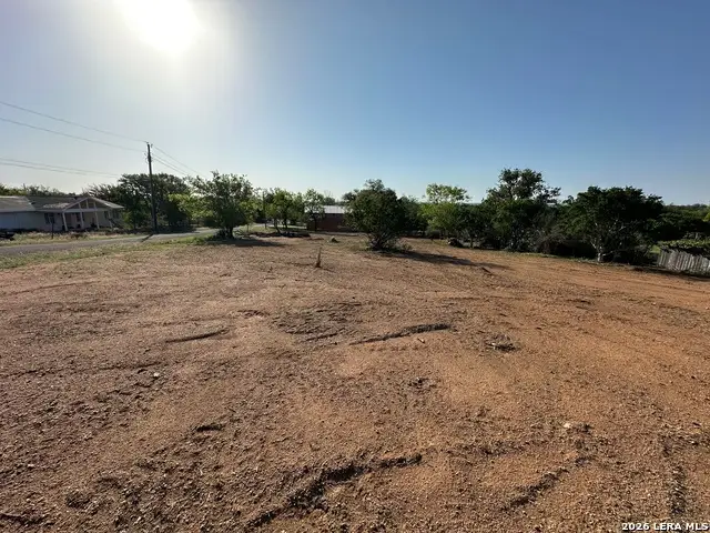 130 E Willow Dr, Granite Shoals, TX 78654 - #2