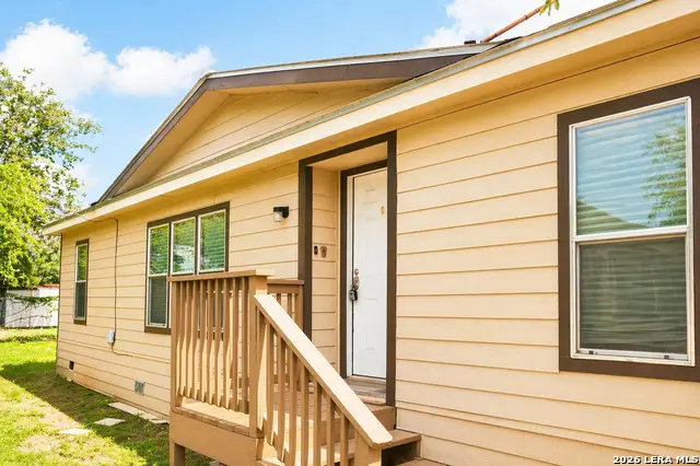 18066 La Gloria Rd, Elmendorf, TX 78112 - #1