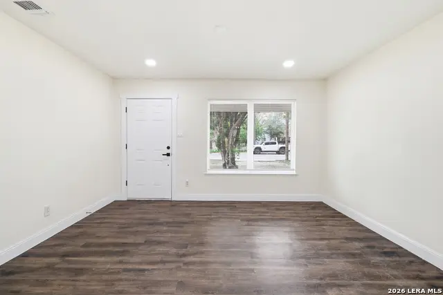 5323 El Paso St, San Antonio, TX 78237 - #2