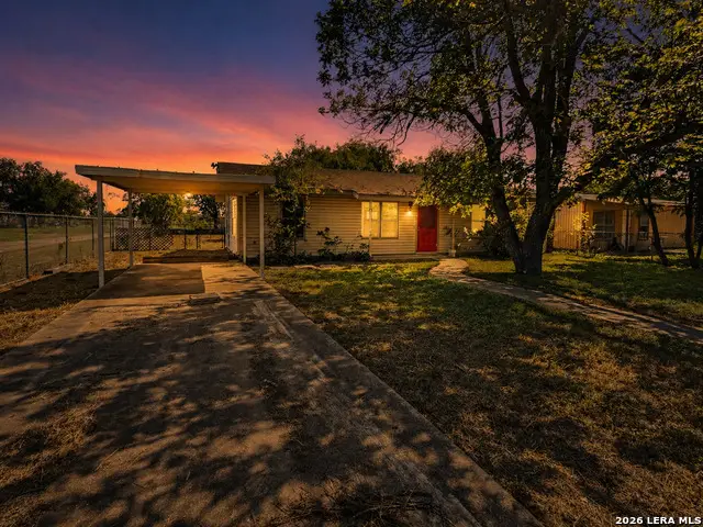 517 E Daniel, Uvalde, TX 78801 - #1