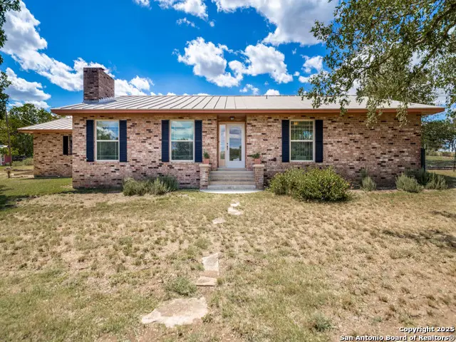 135 Manor, Comfort, TX 78013 - #1