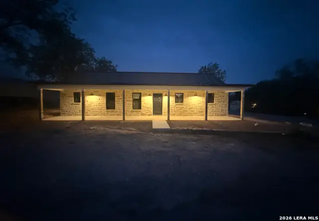 902 Cedar St, Bandera, TX 78003 - #1