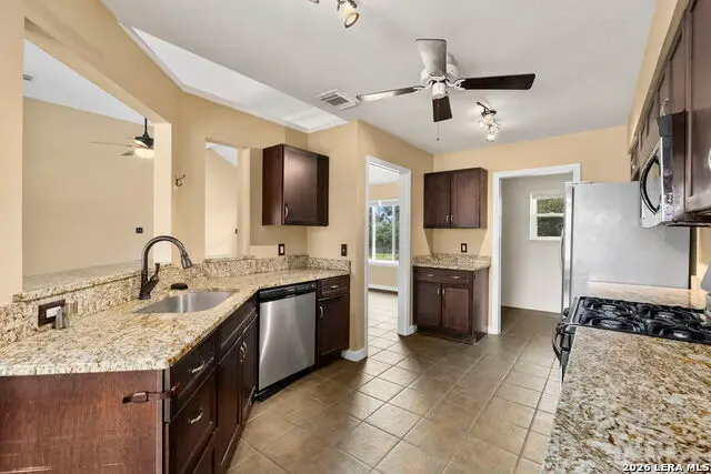 628 Sunshine Mdw, Adkins, TX 78101 - #2