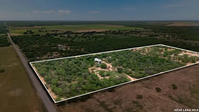 445 Tomblin Rd, Bigfoot, TX 78005 - #1