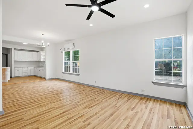 736 W Elsmere Pl, San Antonio, TX 78212 - #2