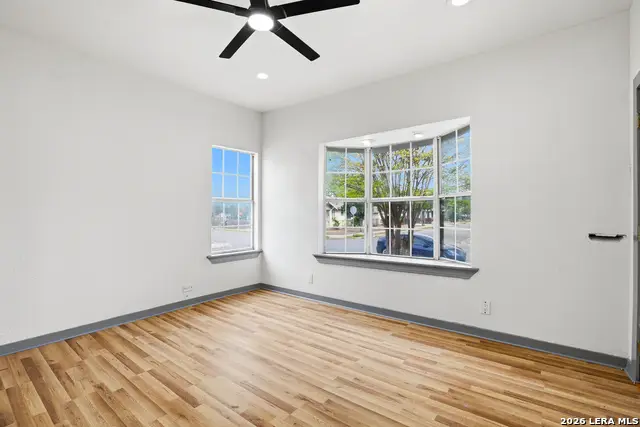 736 W Elsmere Pl, San Antonio, TX 78212 - #3