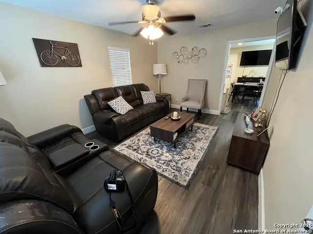 433 Dora St, San Antonio, TX 78212 - #3