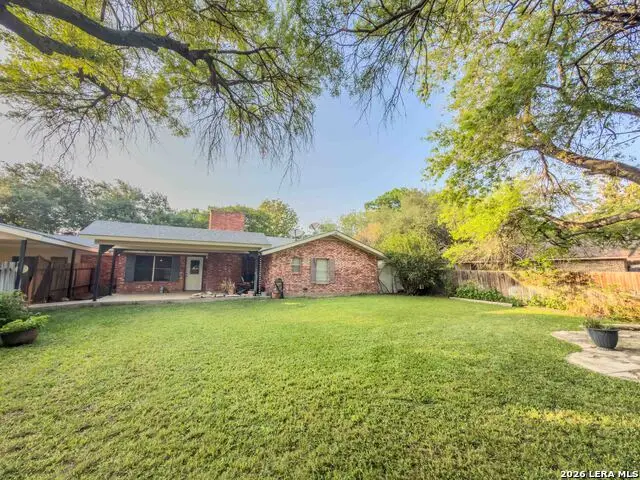 703 N Ashby Dr, Uvalde, TX 78801 - #2