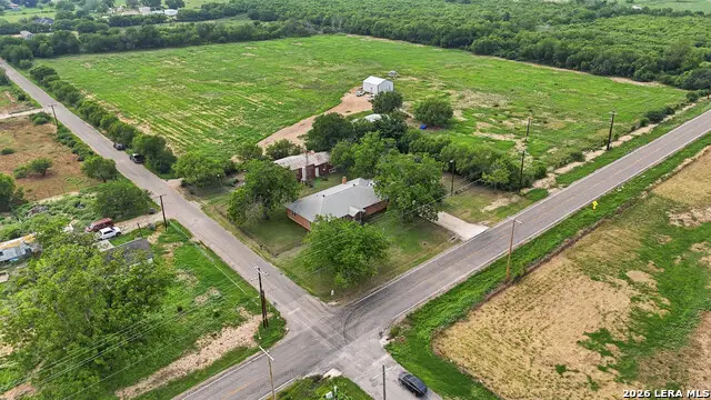 106 County Road 6611, Devine, TX 78016 - #2