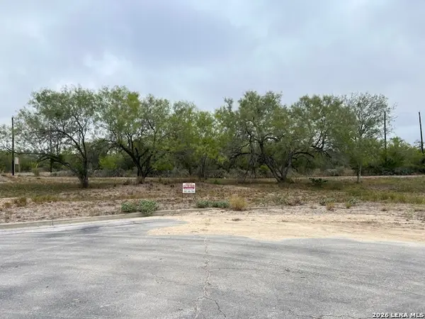 2102 Vista Bonita, Three Rivers, TX 78071