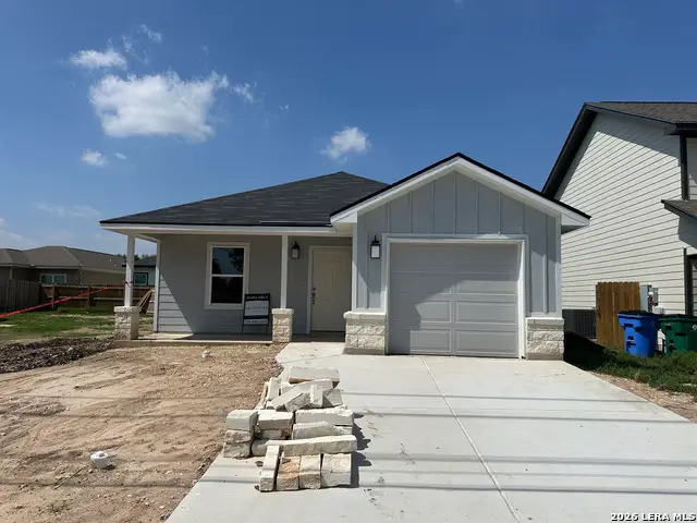 240 W Martindale St, Seguin, TX 78155 - #1
