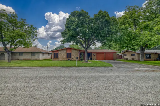 741 N Skylane Dr, Uvalde, TX 78801 - #2